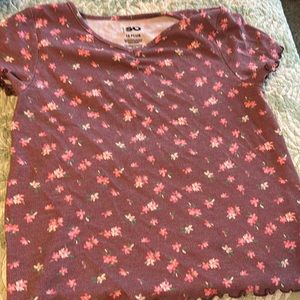 Girls top floral pattern gently worn